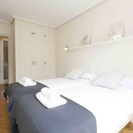 Apartamento Residencial, Con Parking *